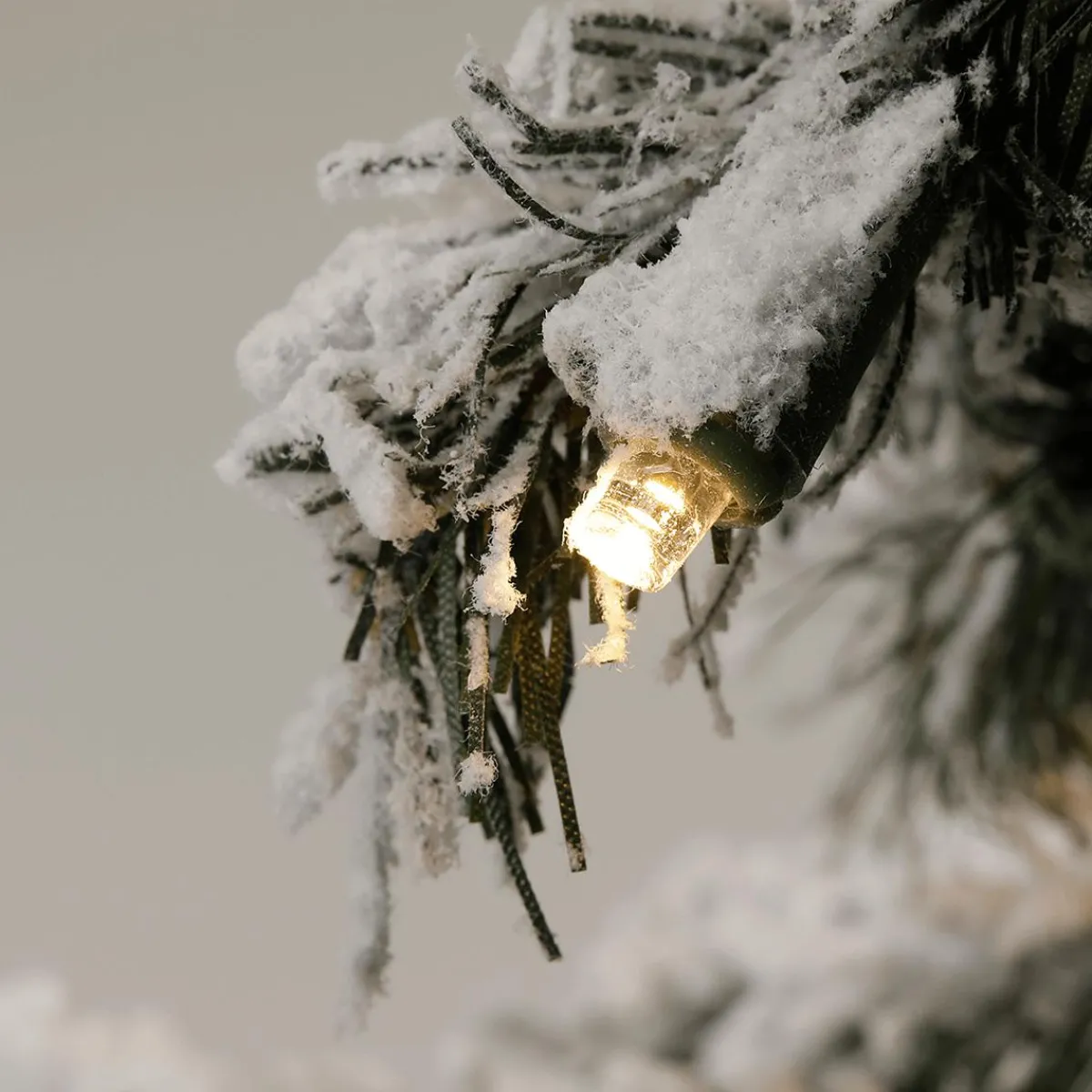 DecoWoerner Beschneiter, Künstlicher Tannenbaum Alpintanne Mit LED 60 Cm weiß
