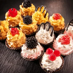 DecoWoerner Bunte Petits Fours Lebensmittel-Attrappe mehrfarbig