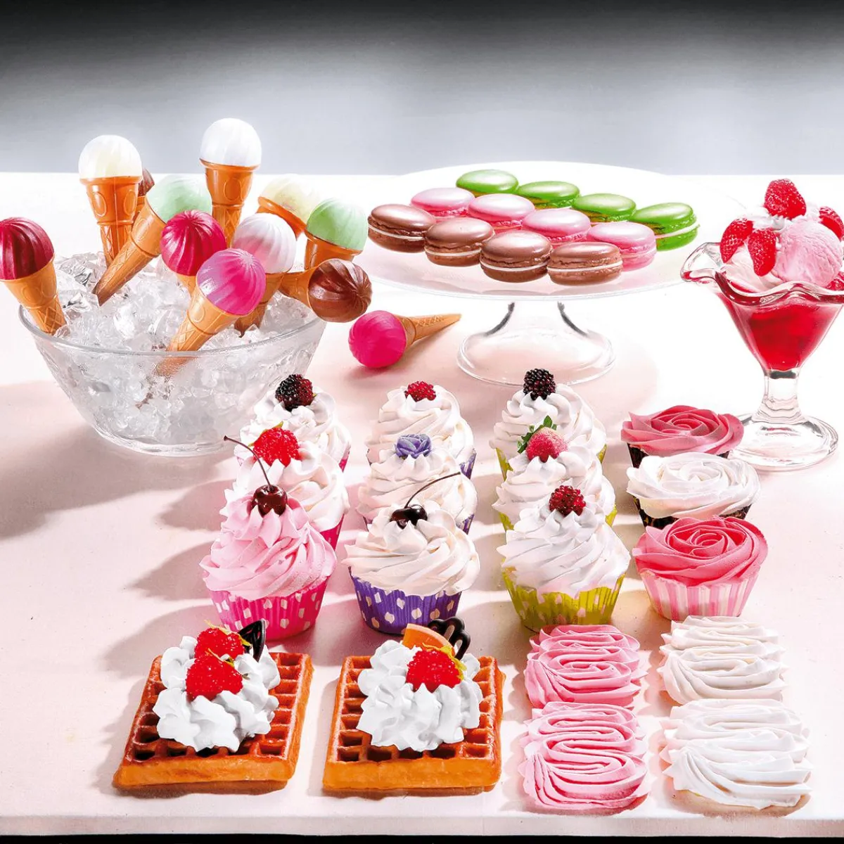 Outlet DecoWoerner Cupcakes Lebensmittel-Attrappe, 3 Stück rosa