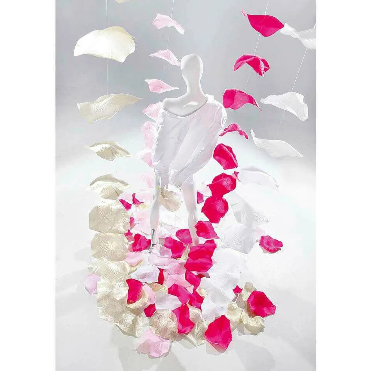 Discount DecoWoerner Deko Rosenblätter-Kette, Pack à 3 Stück rosa