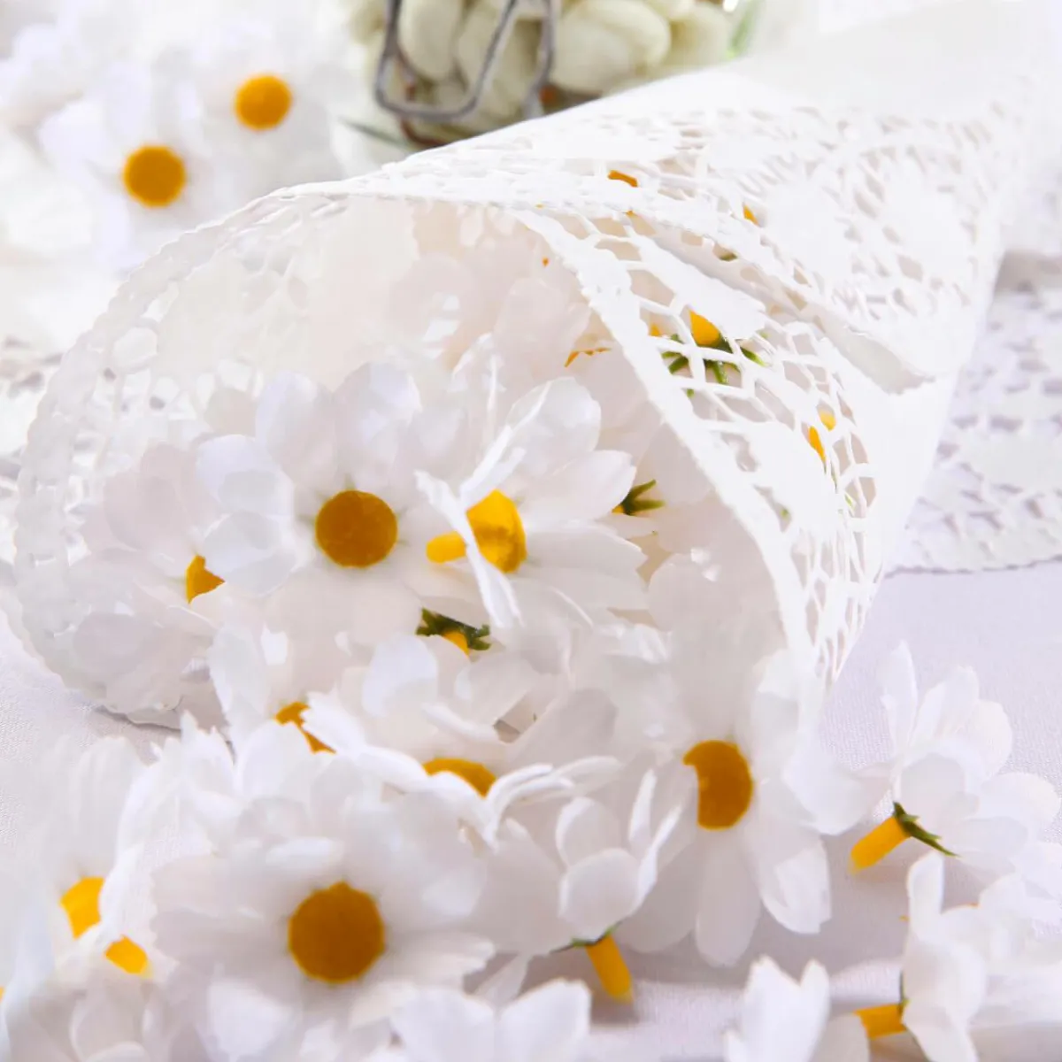 Outlet DecoWoerner Dekoblüten Margeriten, 72 Stück weiß
