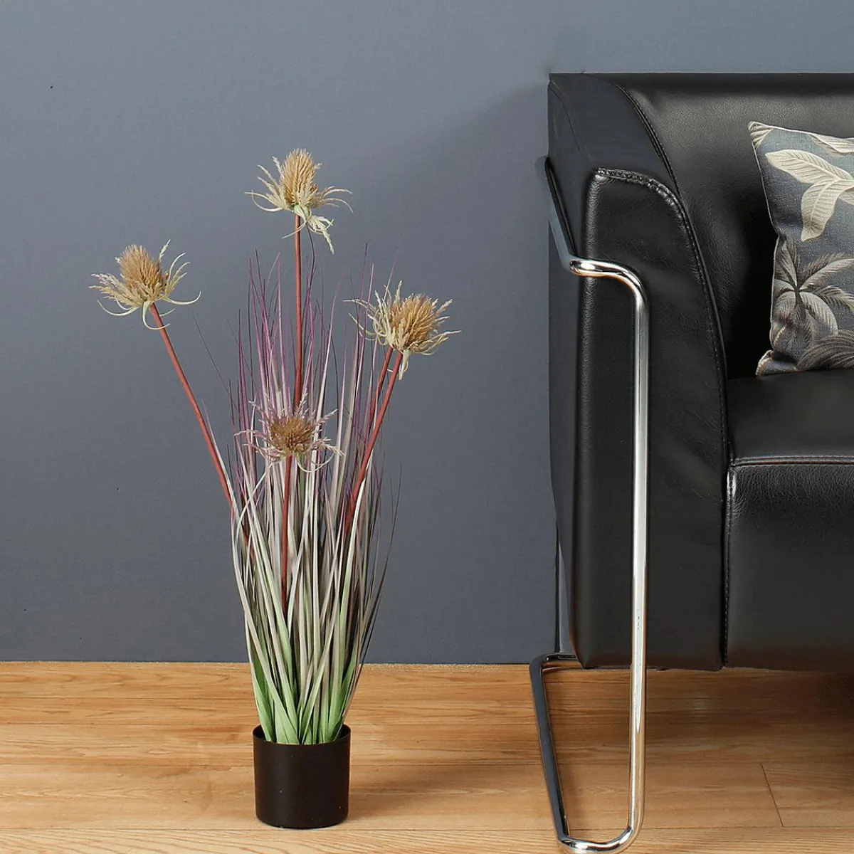 Clearance DecoWoerner Distel-Kunstgras Im Schwarzen Topf 69 Cm grün