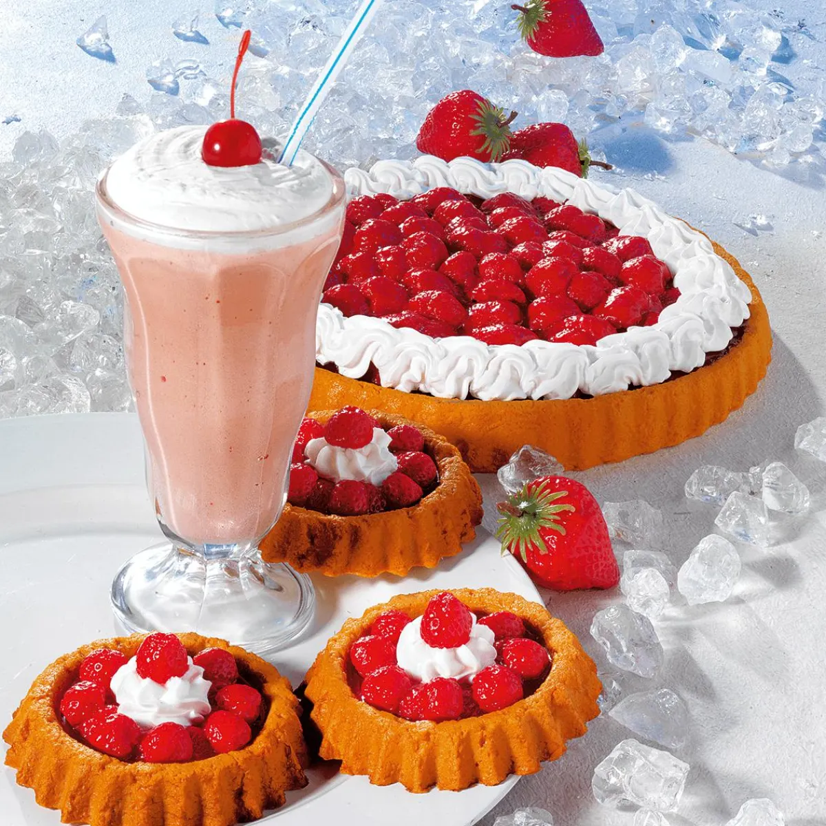 Online DecoWoerner Erdbeerkuchen Lebensmittel-Attrappe 27 Cm Ø rot