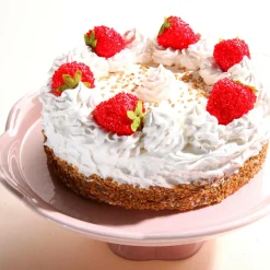 Hot DecoWoerner Erdbeersahne Torte Lebensmittel-Attrappe rot