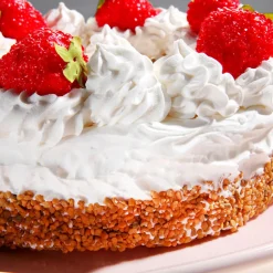 Hot DecoWoerner Erdbeersahne Torte Lebensmittel-Attrappe rot