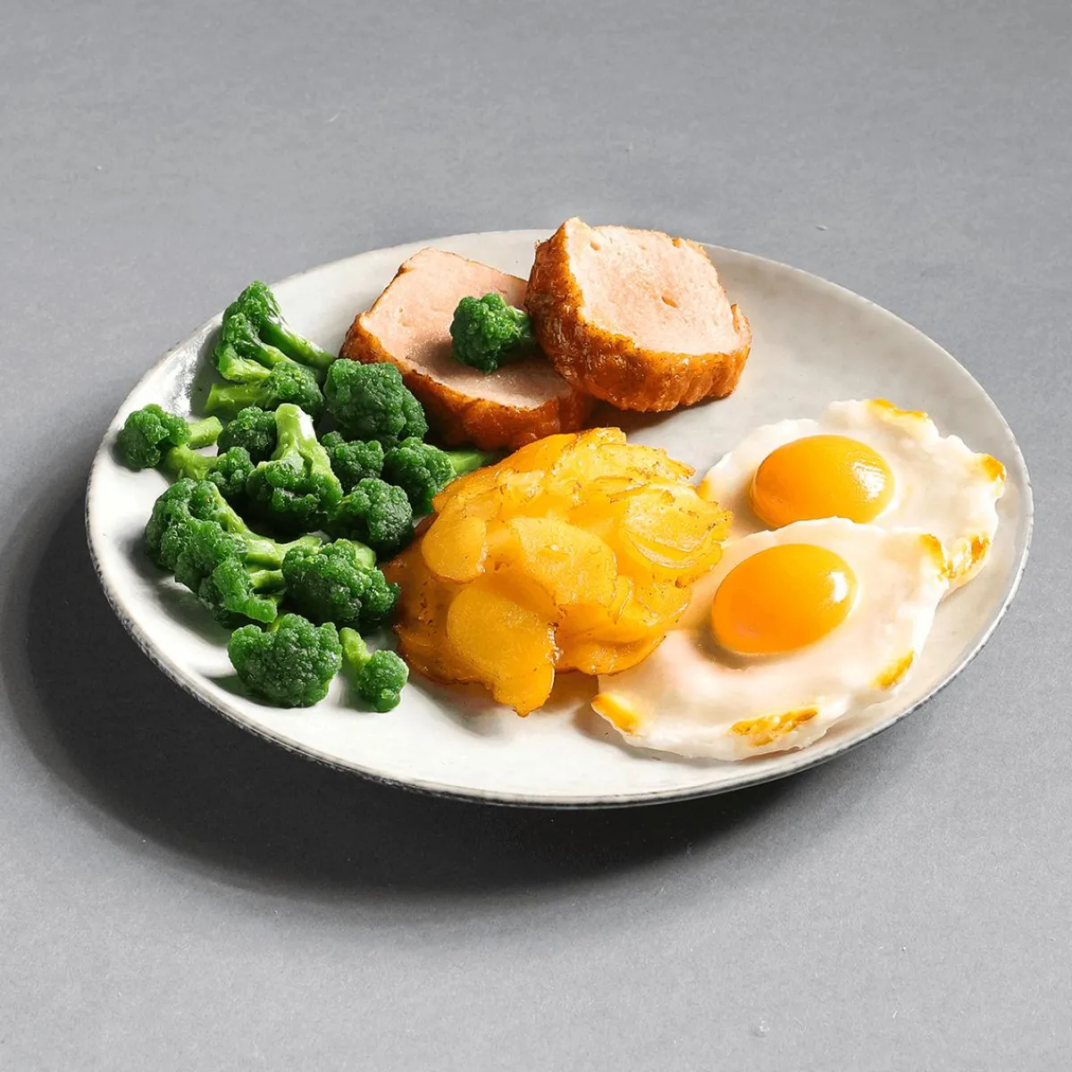 Best DecoWoerner Fleischkäse-Scheiben Lebensmittel-Attrappe, 2 Stück braun