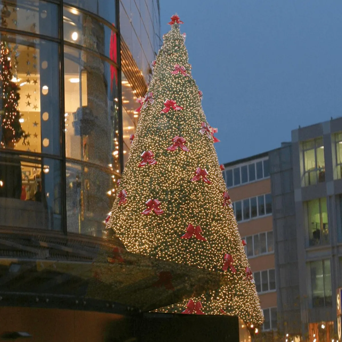 Clearance DecoWoerner Gigant Baum Mit LED Warm, Außen, 440 Cm grün