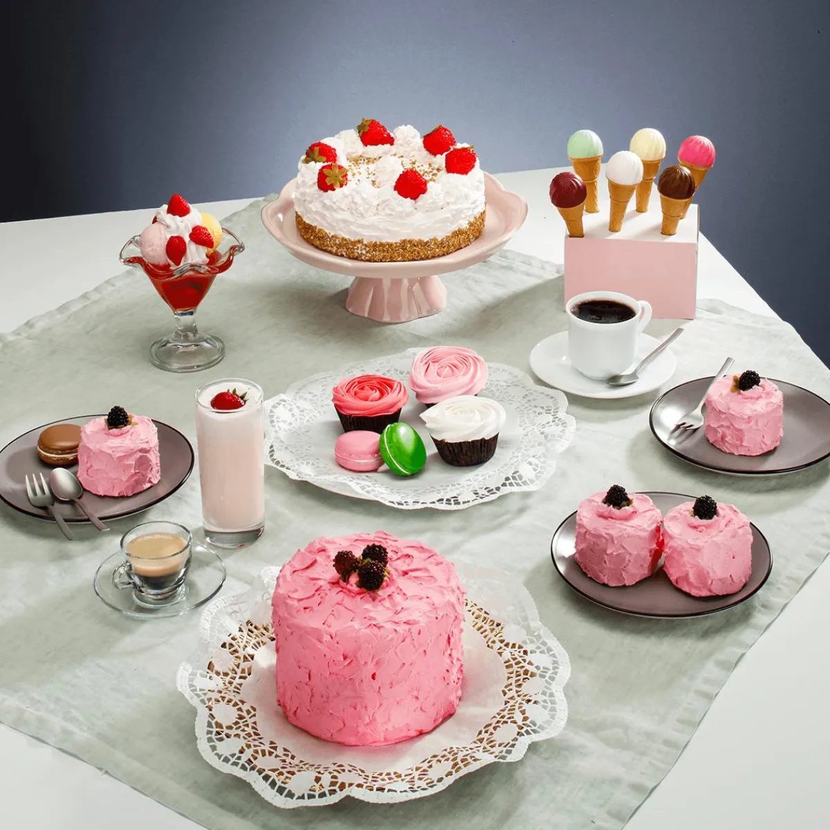Best DecoWoerner Himbeertorte Lebensmittel-Attrappe 15cmØ rosa