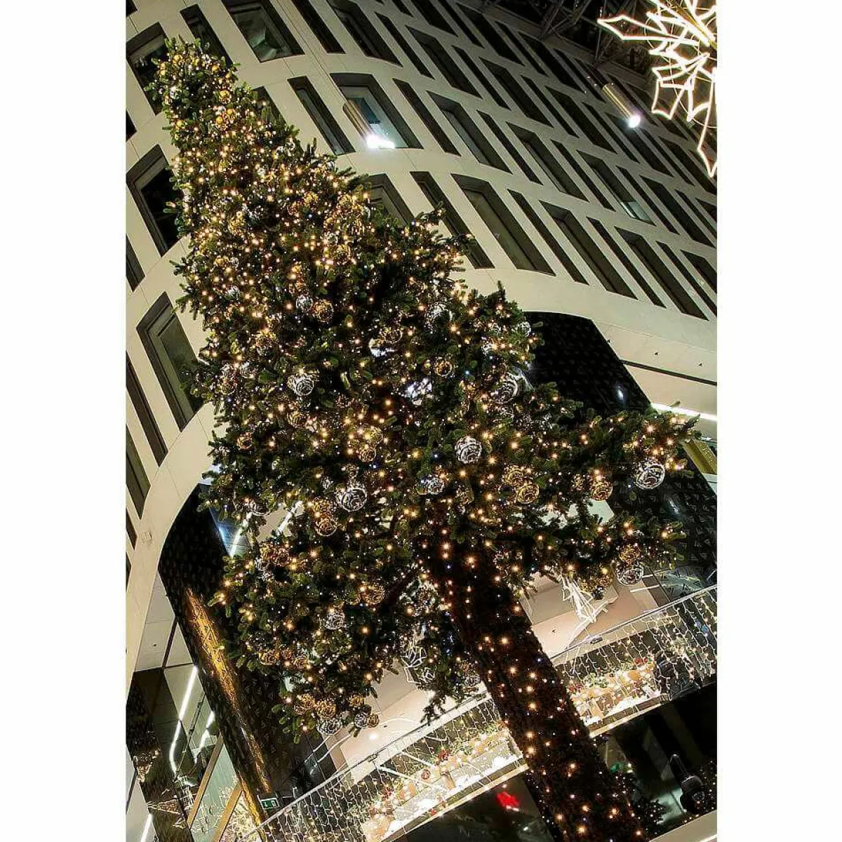 Clearance DecoWoerner Künstliche Gigant Tanne, 780 Cm grün
