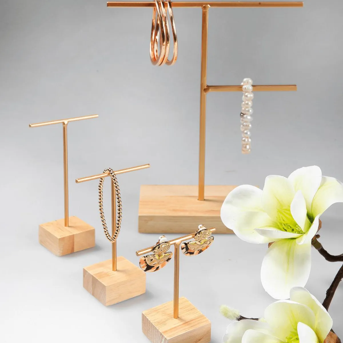 DecoWoerner Künstlicher Magnolienzweig, -grün, 100 Cm weiß