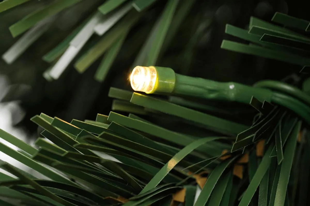 Outlet DecoWoerner Künstlicher Weihnachtsbaum Weißtanne Mit LED 180 Cm grün