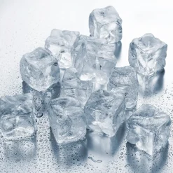 DecoWoerner Kunststoff-Eiswürfel Lebensmittelecht, 12 Stück transparent