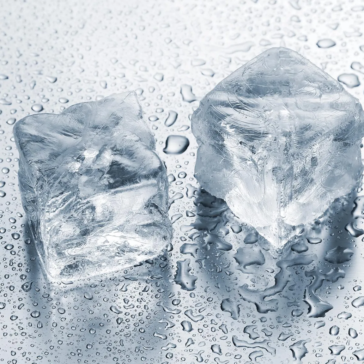 DecoWoerner Kunststoff-Eiswürfel Lebensmittelecht, 12 Stück transparent