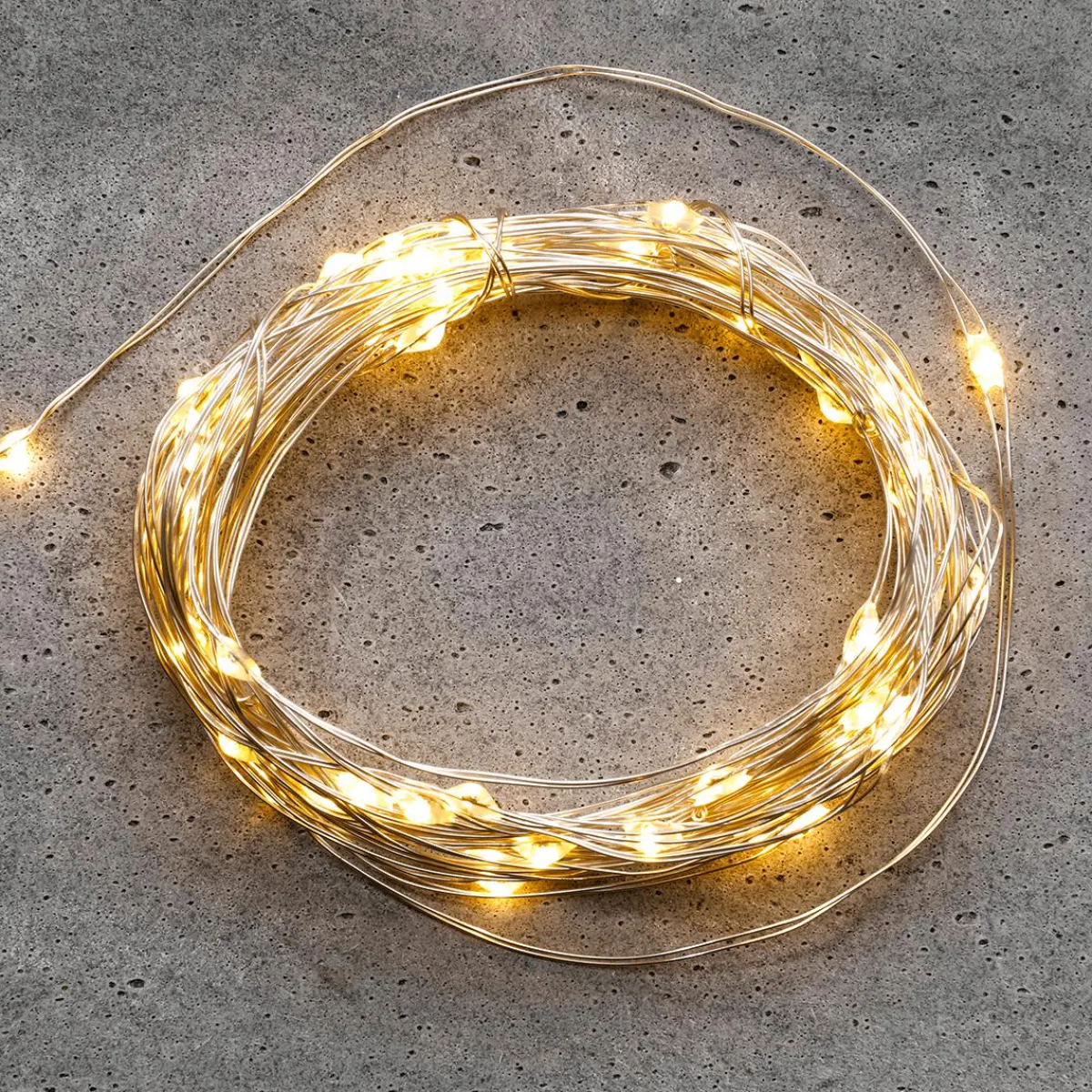 Best DecoWoerner LED Batterie-Draht-Lichterkette Für Außen, 10 M silber
