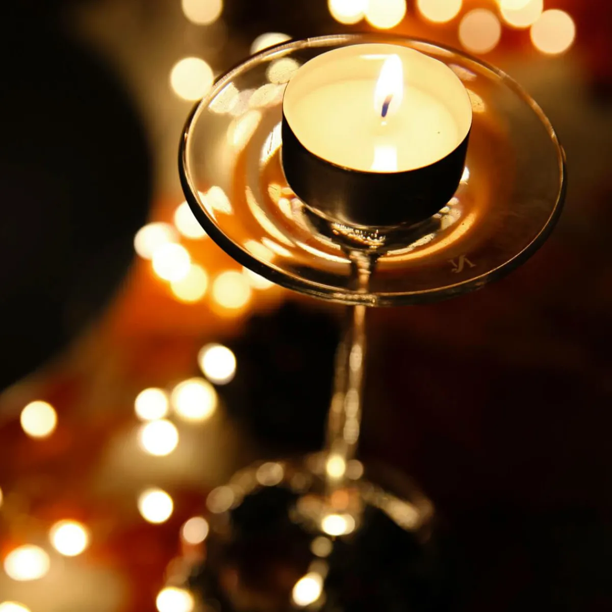 Best DecoWoerner LED Batterie-Draht-Lichterkette Für Außen, 10 M silber
