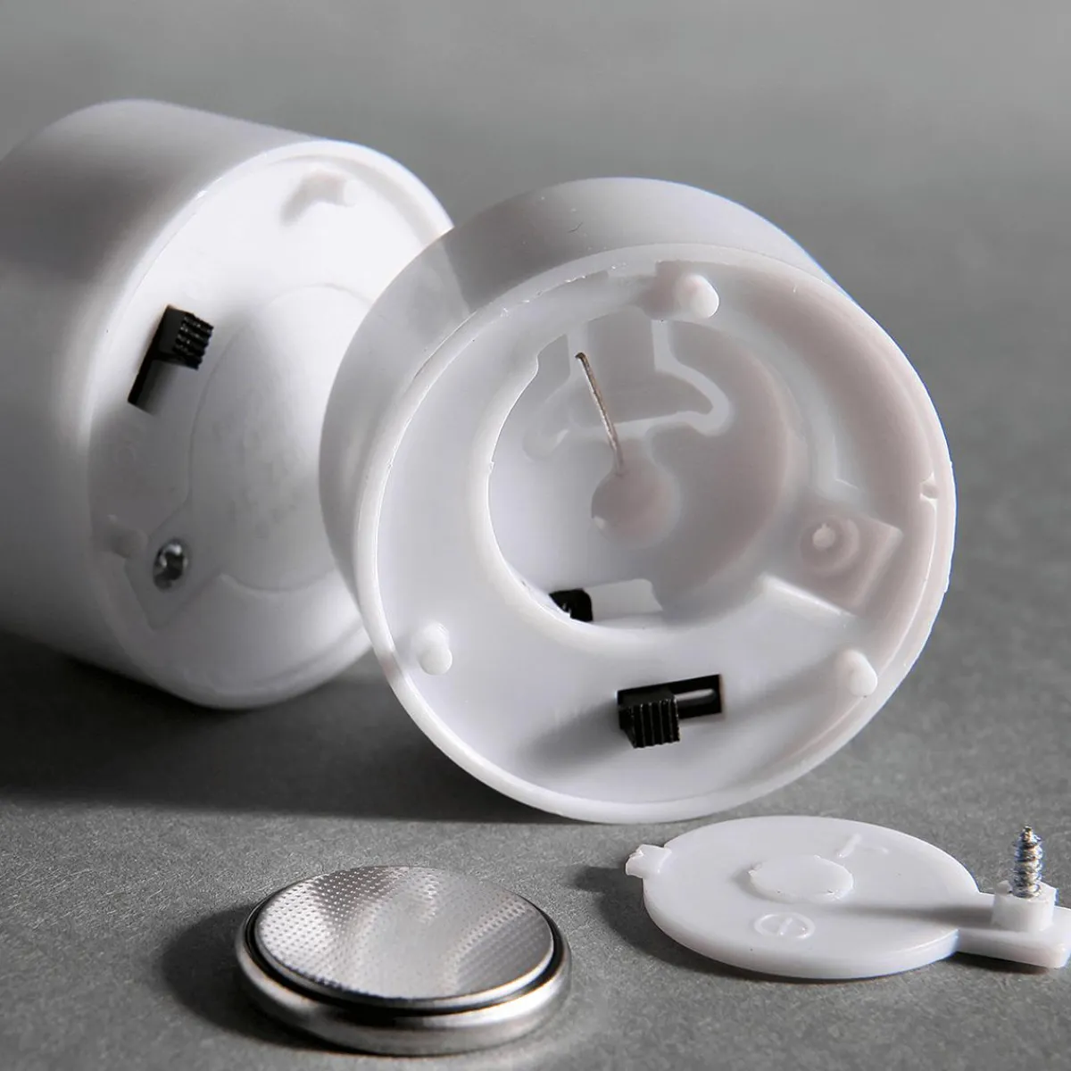 Discount DecoWoerner LED Batterie-Teelichter, 12er Set weiß