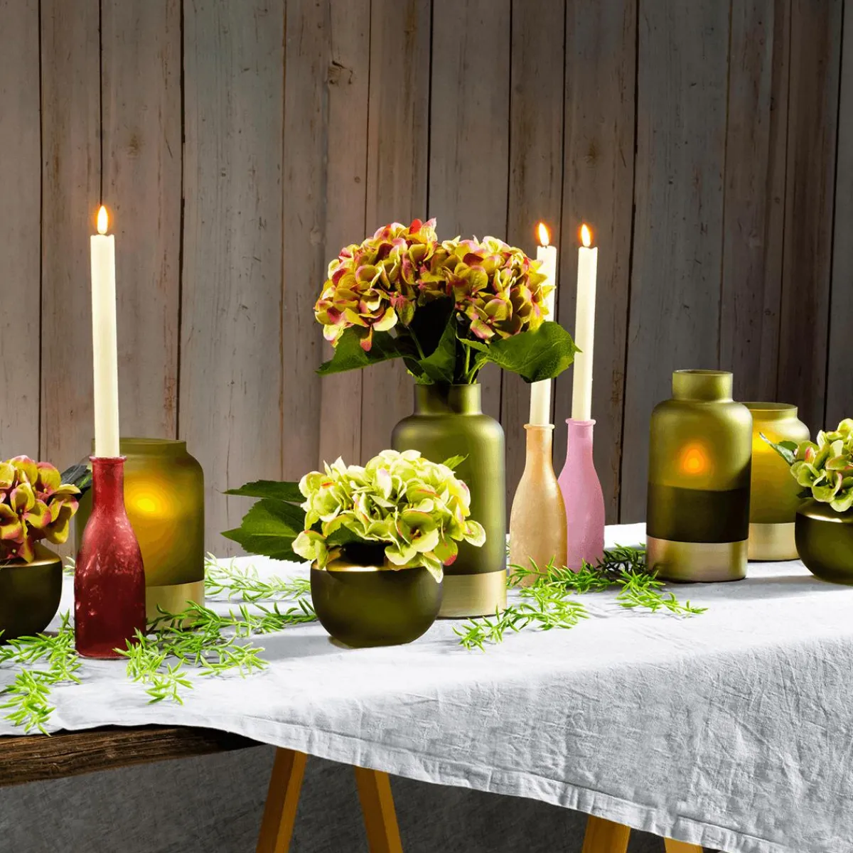 Discount DecoWoerner LED-Wachs Tafel-Kerzen 24,5 Cm, 2er Set weiß