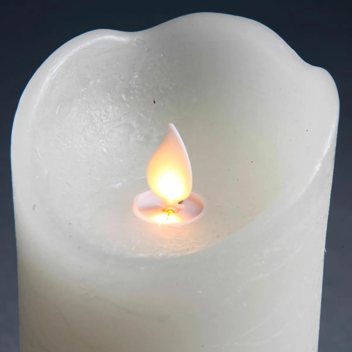 DecoWoerner LED-Wachskerze 7,5 X 10 Cm weiß