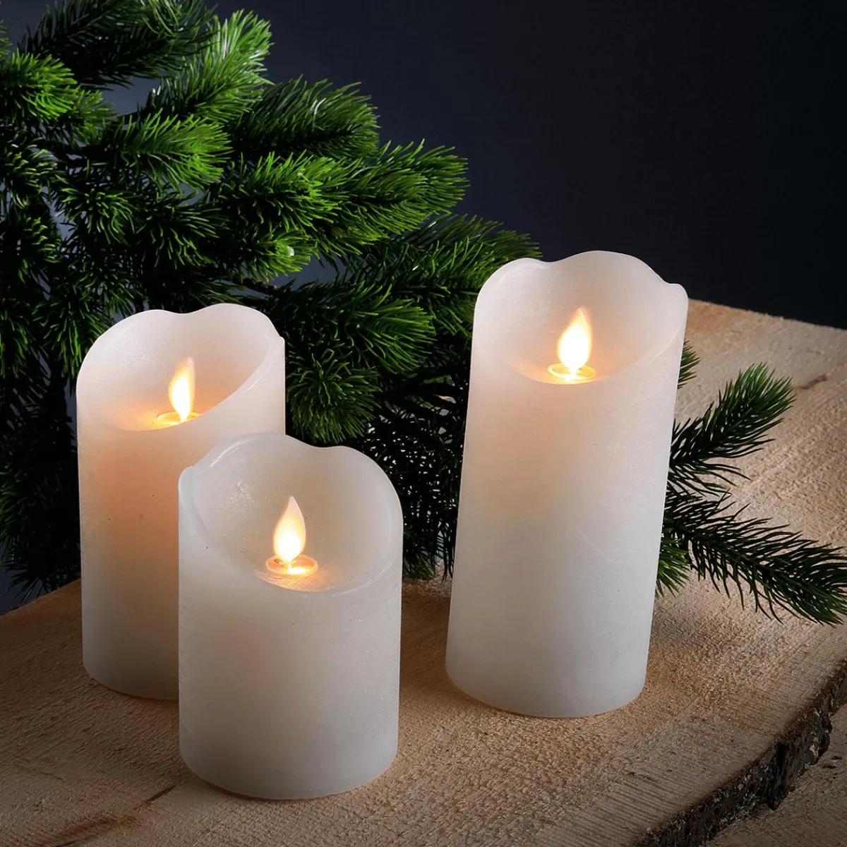 DecoWoerner LED-Wachskerze 7,5 X 10 Cm weiß