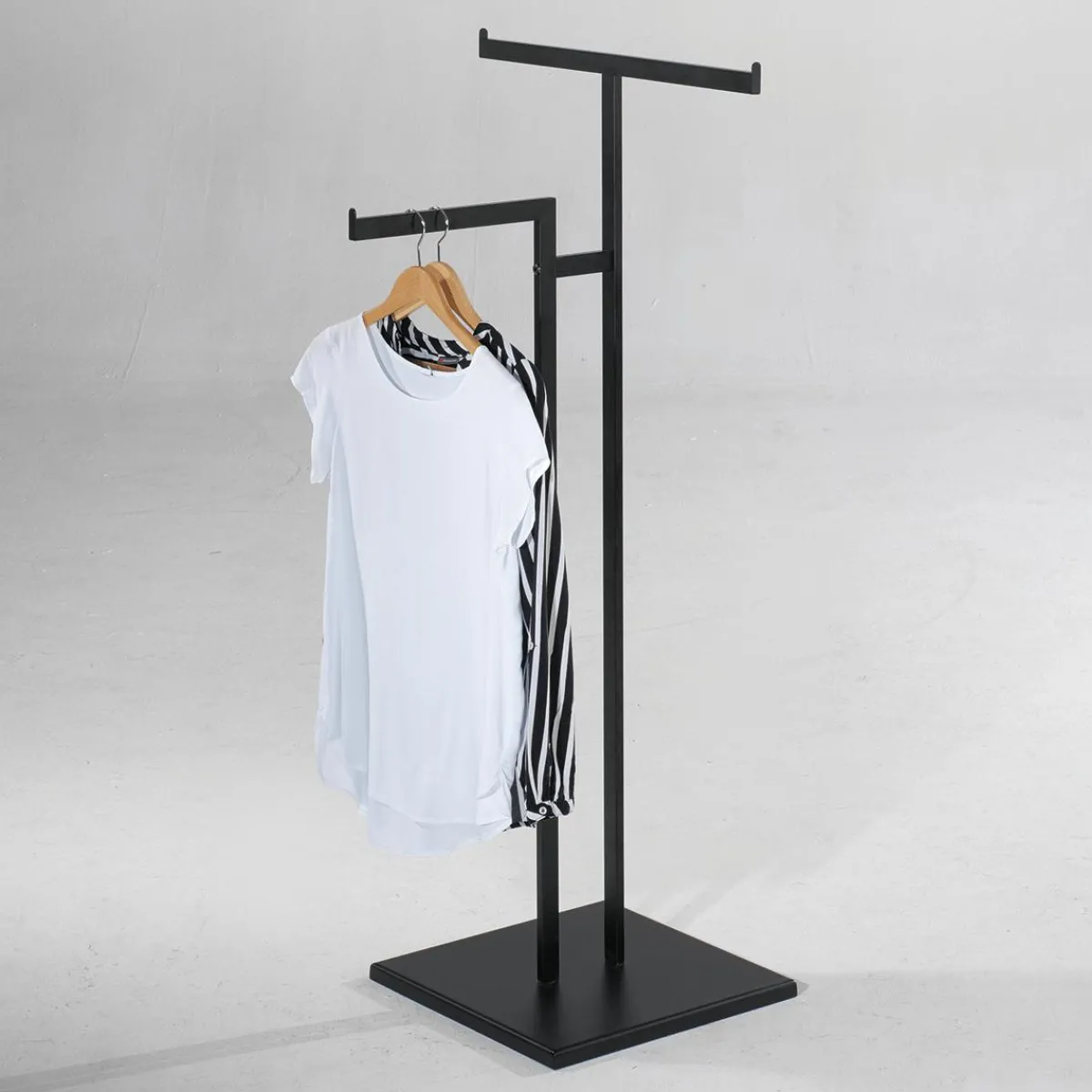 Hot DecoWoerner Metall-Kleiderständer NOVUS, 2-armig, 138 Cm schwarz