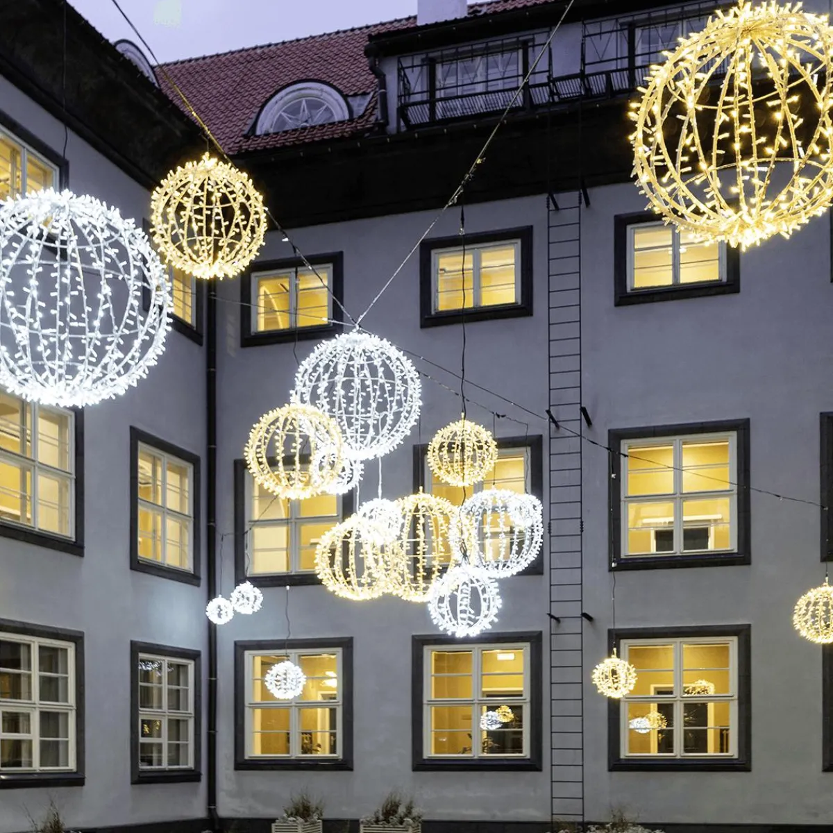 Outlet DecoWoerner Metallkugel 100 Cm Ø Mit Kalten LEDs silber