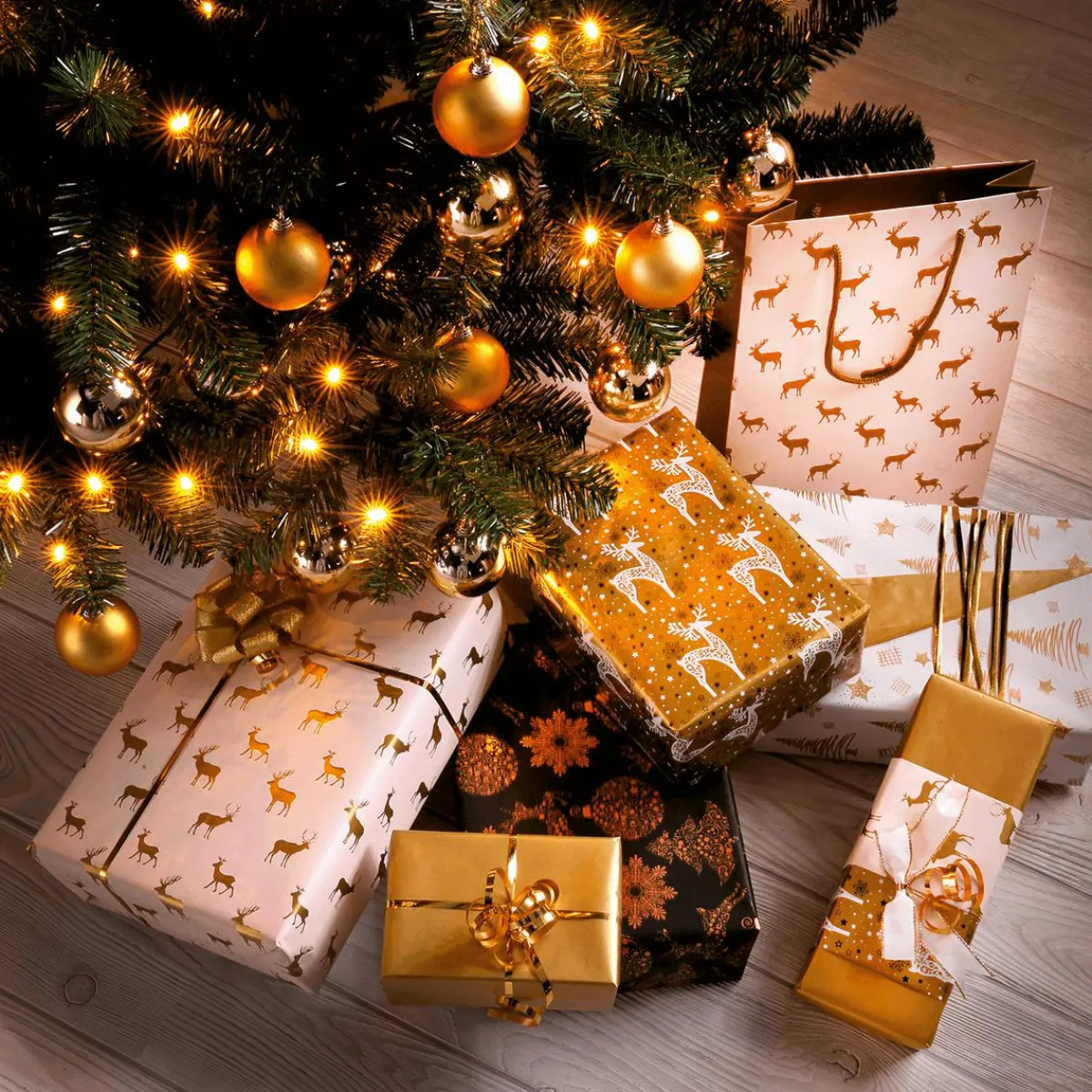 New DecoWoerner Nachhaltiges, Doppelseitiges Weihnachts-Geschenkpapier Mit Tannenbäumen & Sternen In – 50 M Geschenkpapier-Rolle gold