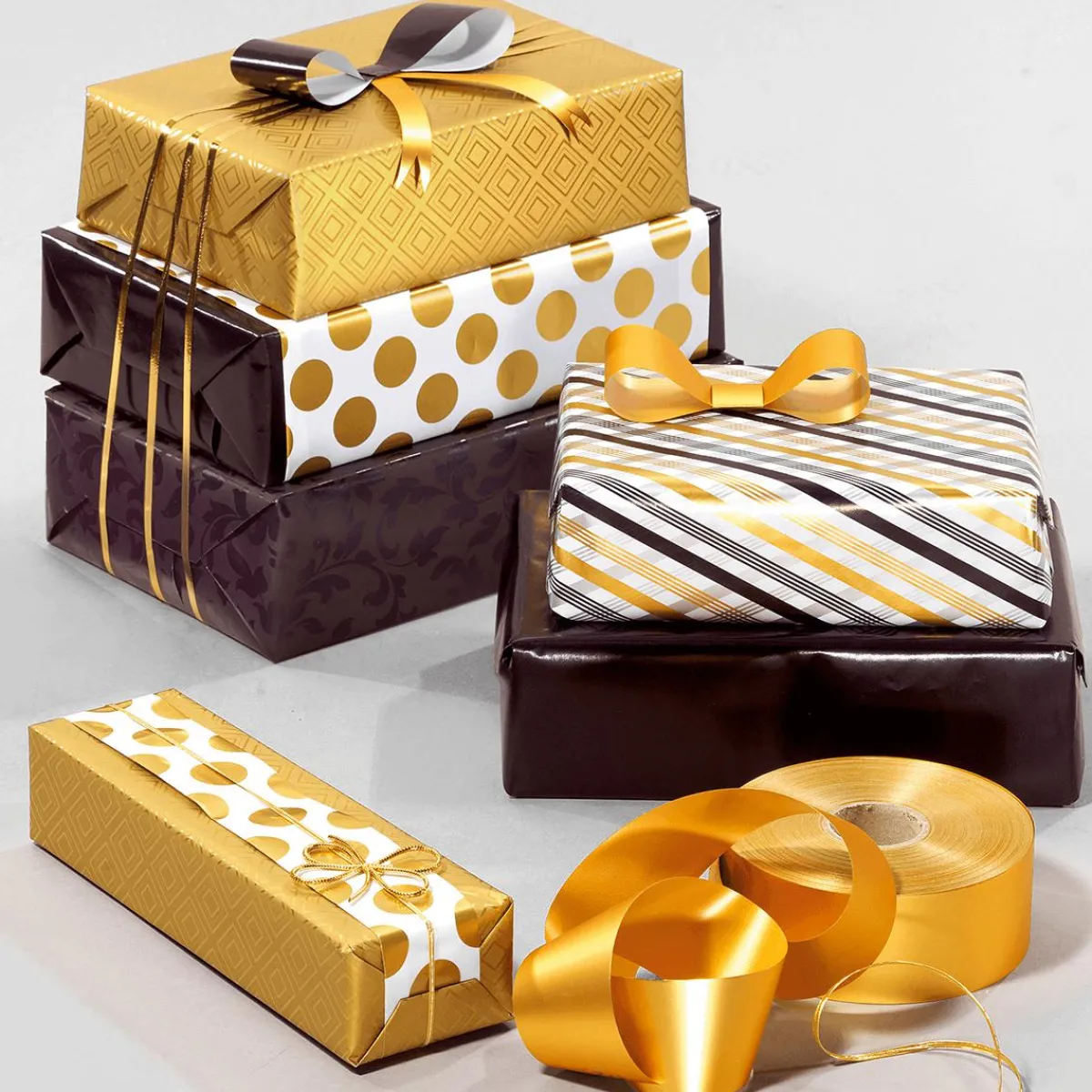 Sale DecoWoerner Nachhaltiges, Weißes Geschenkpapier Mit enen Punkten – 50 M Geschenkpapier-Rolle gold
