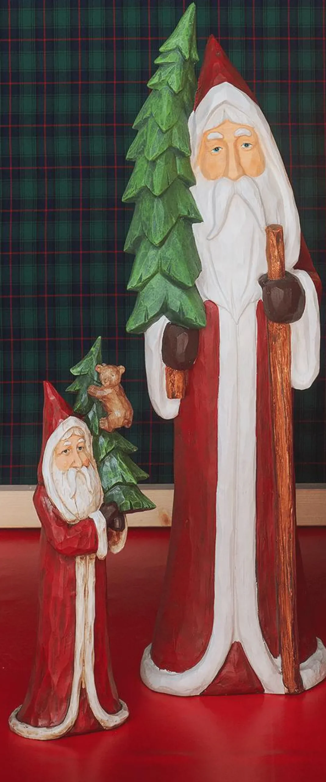 Best DecoWoerner Naturgetreu Bemalter Weihnachtsmann In Holzoptik 51 Cm rot