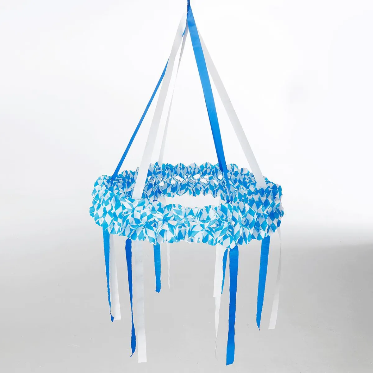 DecoWoerner Oktoberfest Deko-Kranz Mit 6 Bändern Weiß 75 Cm Ø X 120 Cm Hoch blau