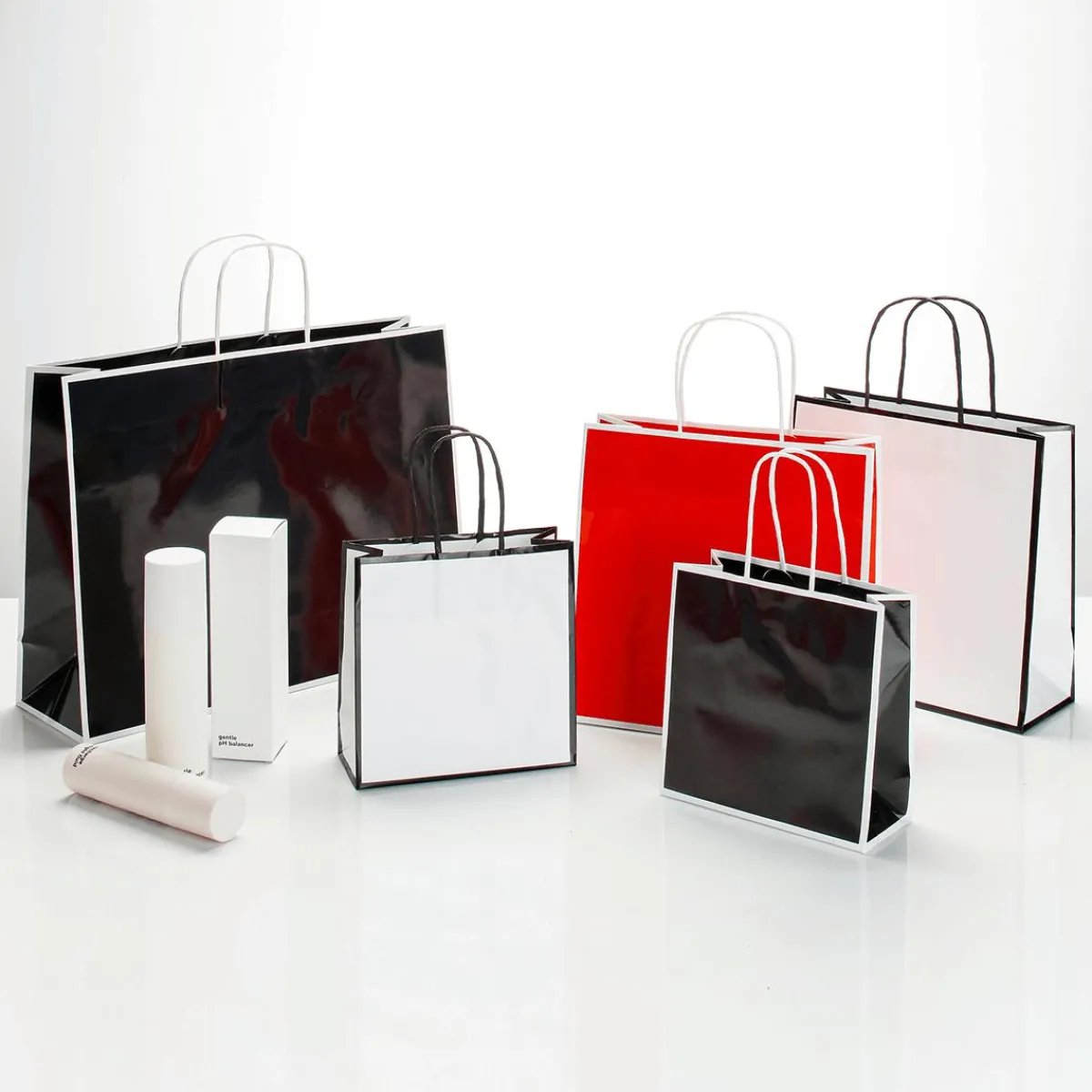 Clearance DecoWoerner Papiertasche "Coco" 30 X 40 Cm 25 Stück weiß