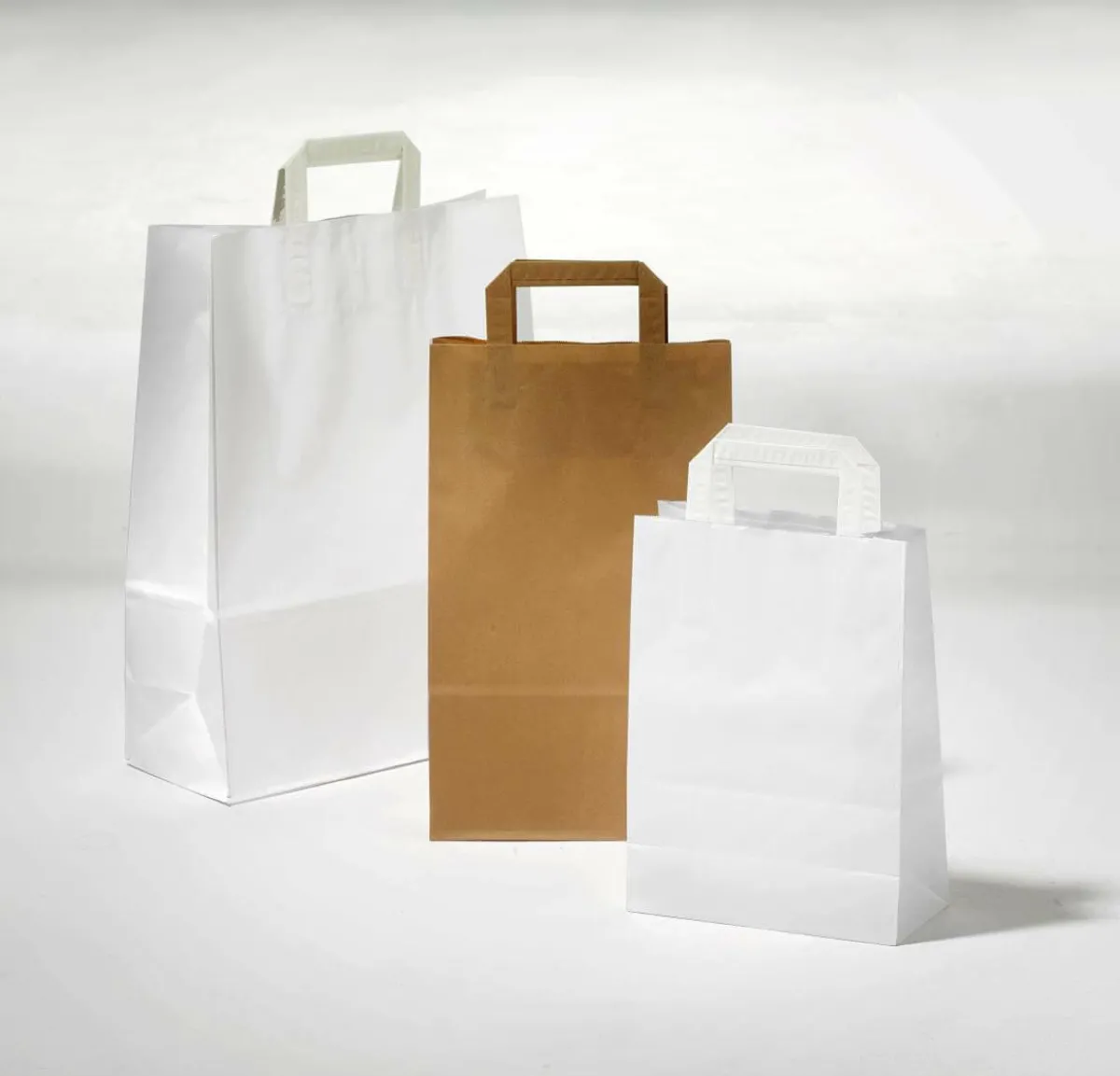 Outlet DecoWoerner Papiertragetasche, , 20 X 28 + 10 Cm 250 Stück weiß