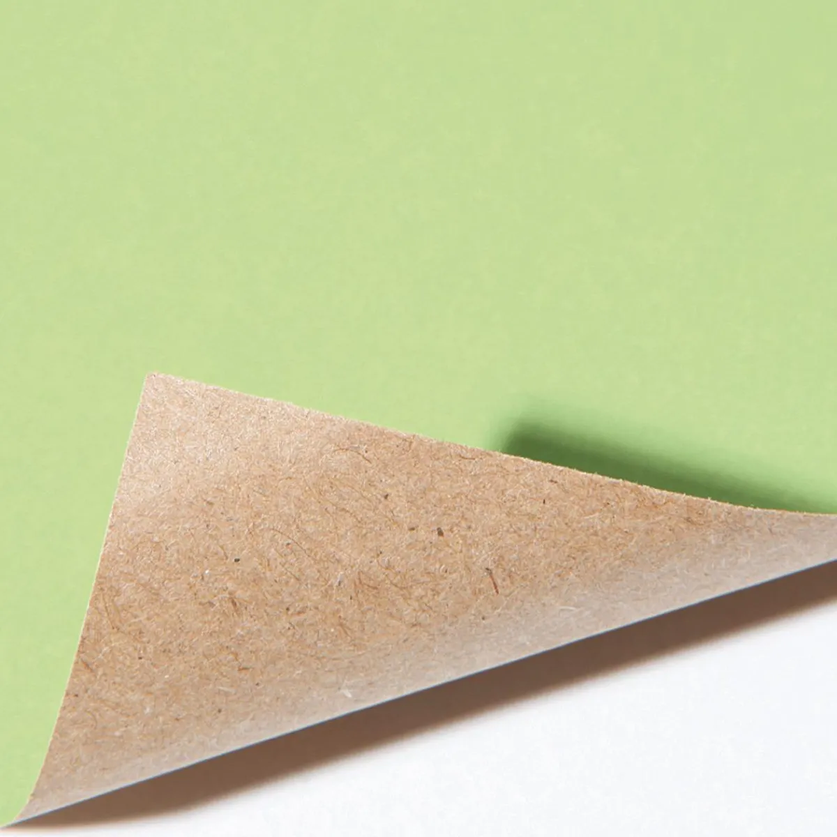 Outlet DecoWoerner Recycelte Geschenkpapier-Rolle, 50m, Blass grün