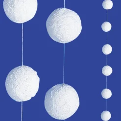 DecoWoerner Schneeball-Kette, 270 Cm Lang, 6 Cm Ø weiß