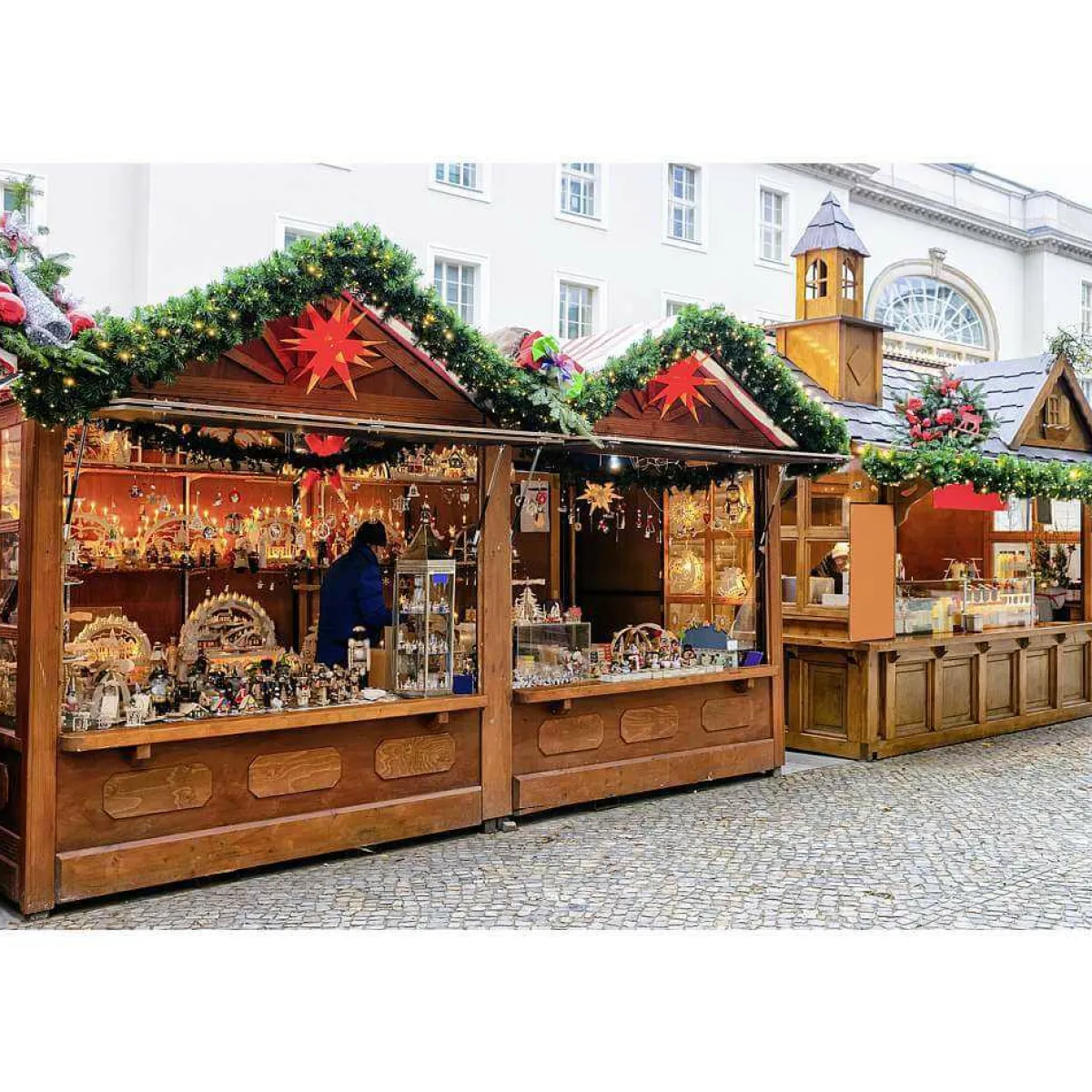 Discount DecoWoerner Tannengirlande Deluxe Mit LED, 270 Cm, 25 Cm Ø grün