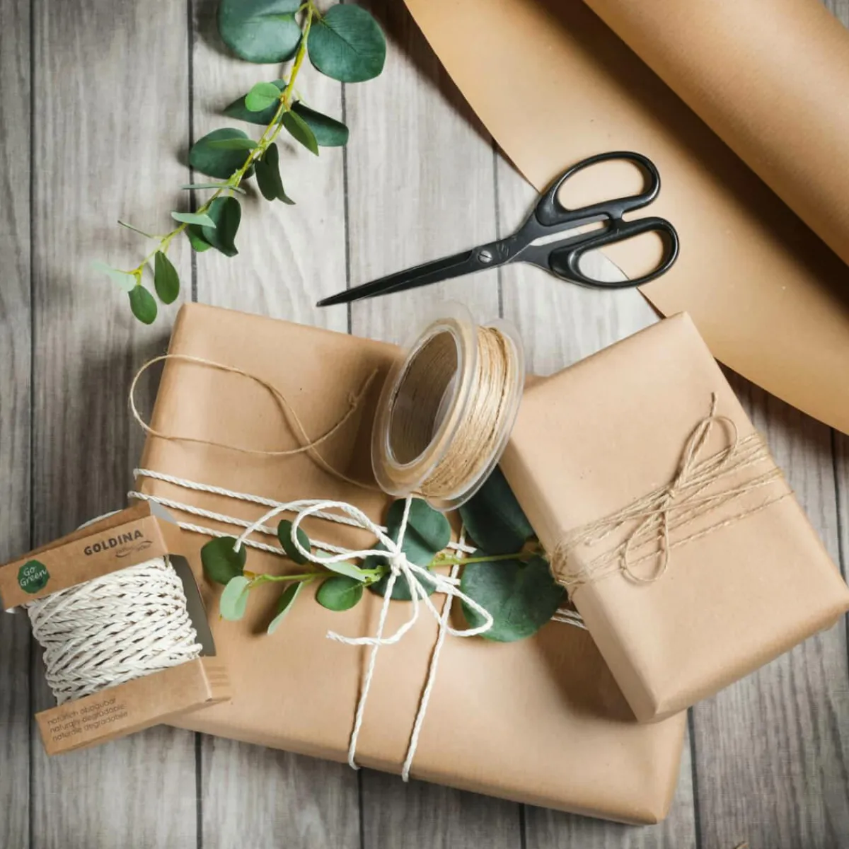 Discount DecoWoerner Umweltfreundliches Recyceltes Geschenkpapier Kraftpapier, Secare Rolle 50 M braun